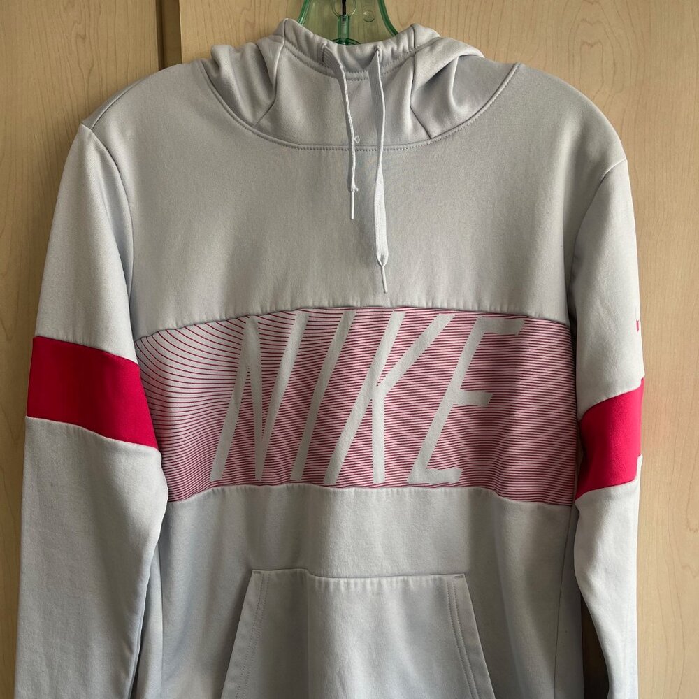 Nike  Therma Hoodie Women’s Size Medium M Long Sleeve Gray (868750-043) Pink‎